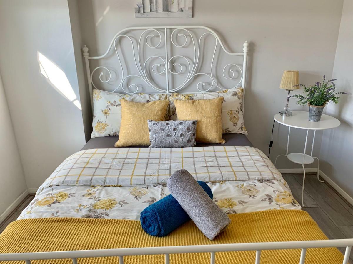 Eskdaill Place Apartment Kettering Luaran gambar